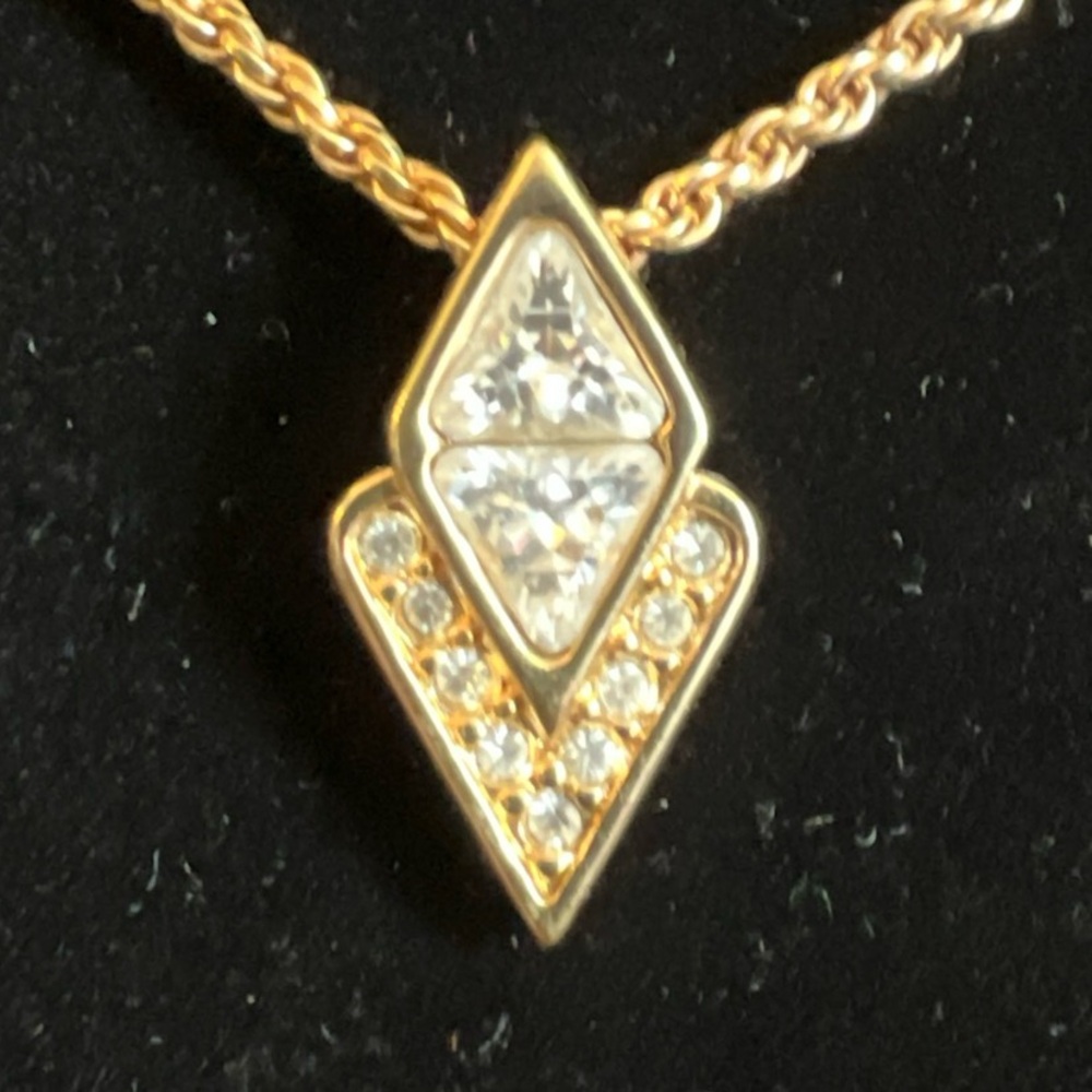 SALO Diamond Shape Pendant and Chain Necklace